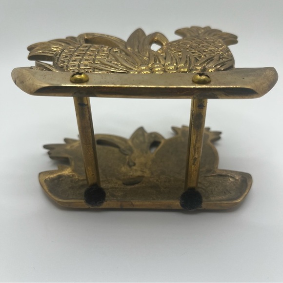 Vintage brass pineapple napkin or letter holder. - Picture 7 of 9